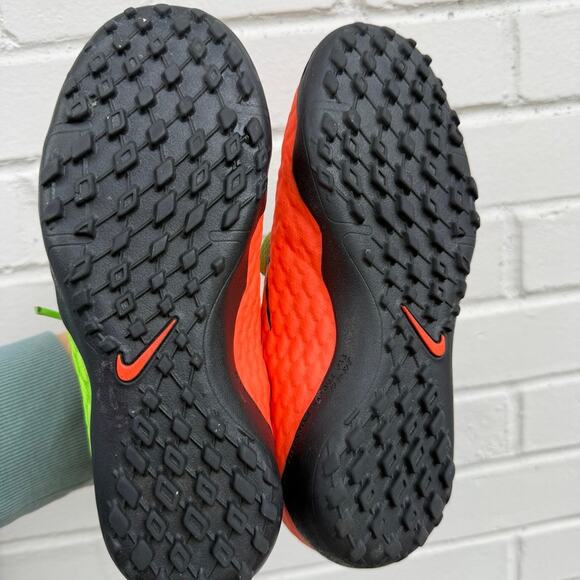 Nike Hypervenom soccer shoes Youth size 1.5 - Picture 3 of 6